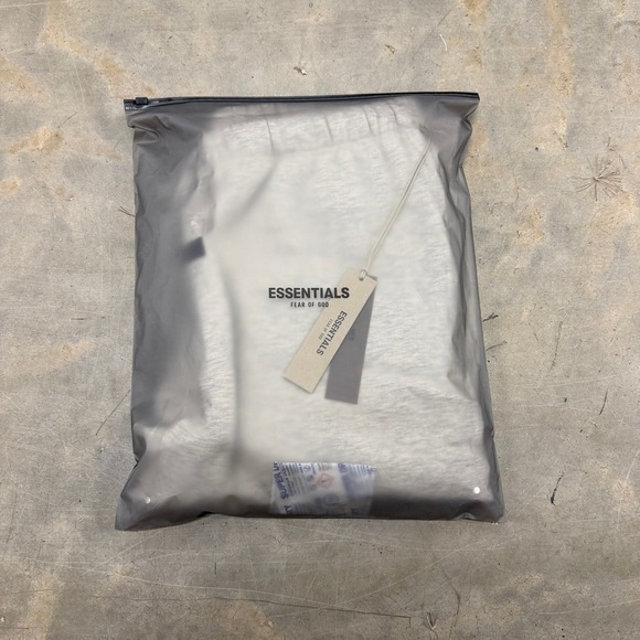 Fear of God Essentials SS22 'Light Oatmeal' Sweatpants Size M - Picture 7 of 7